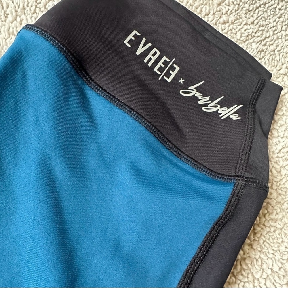Evree x Barbella Workout Set - Picture 3 of 8